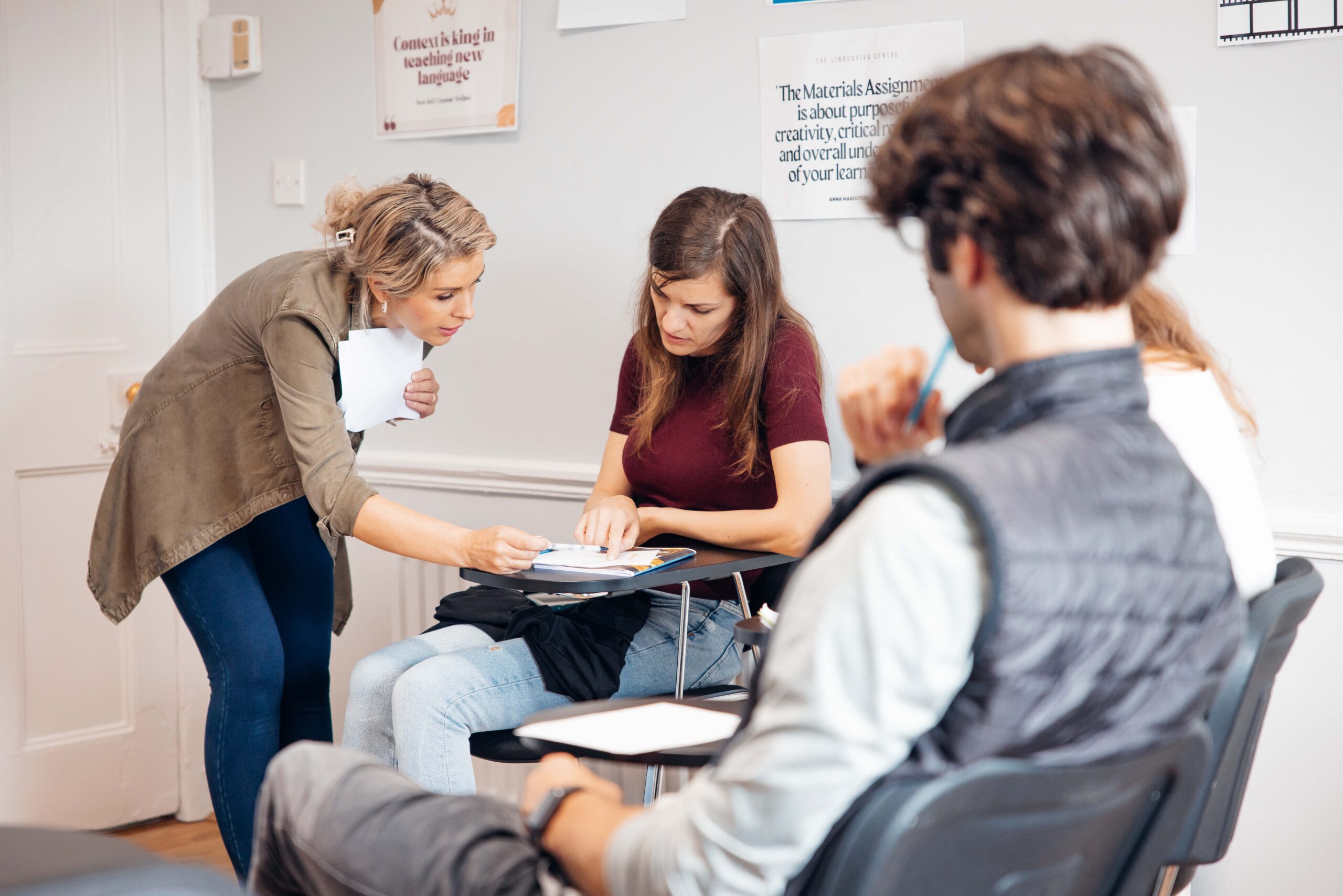 Speak to Impress: A Guide to Mastering Presentation Skills for Academics